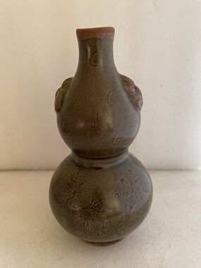 Old Chinese porcelain green curved vase